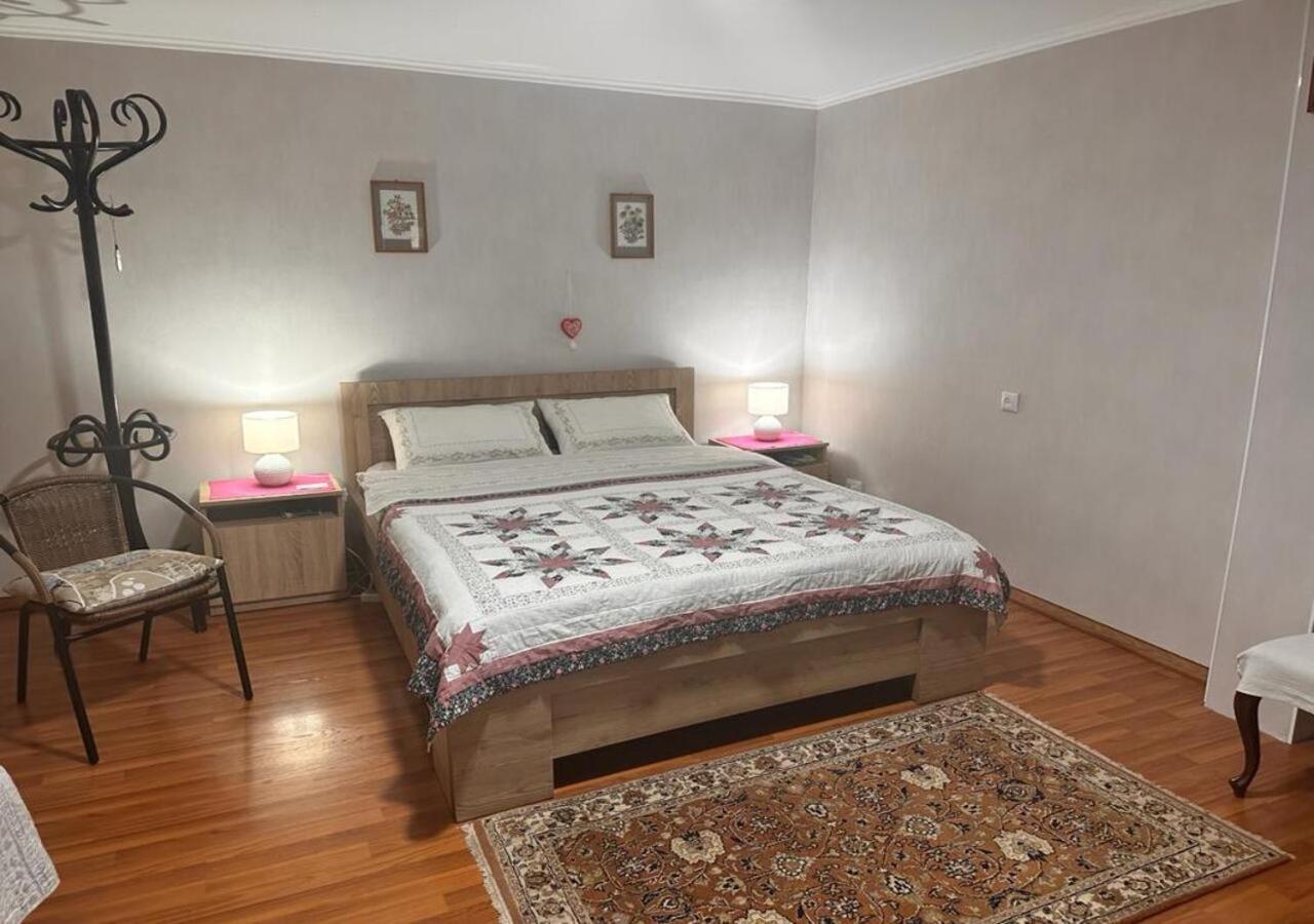 Beso-House Apartment Borjomi Bagian luar foto